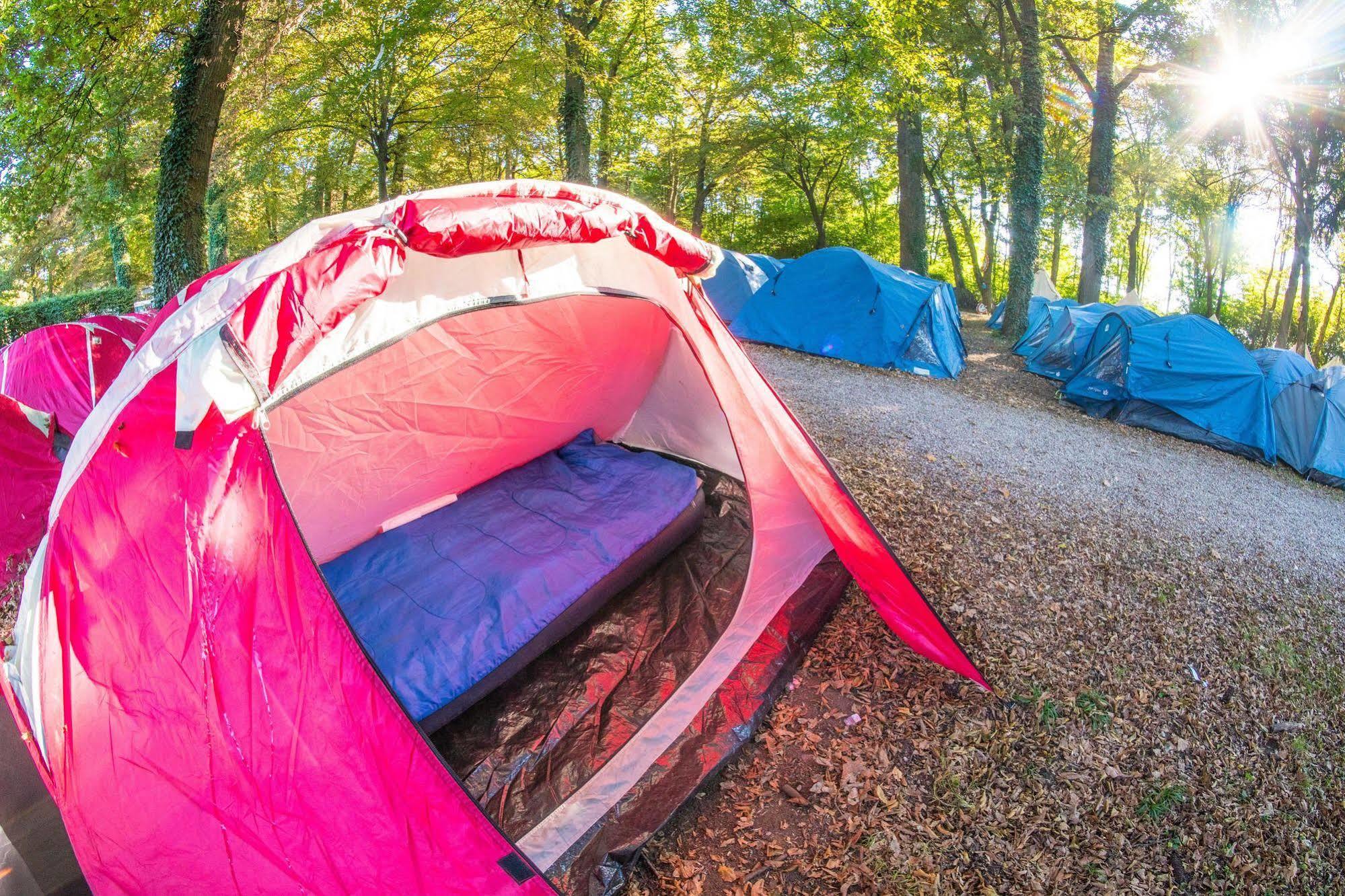 Pamplona Camping Hotell Aizoáin Exteriör bild