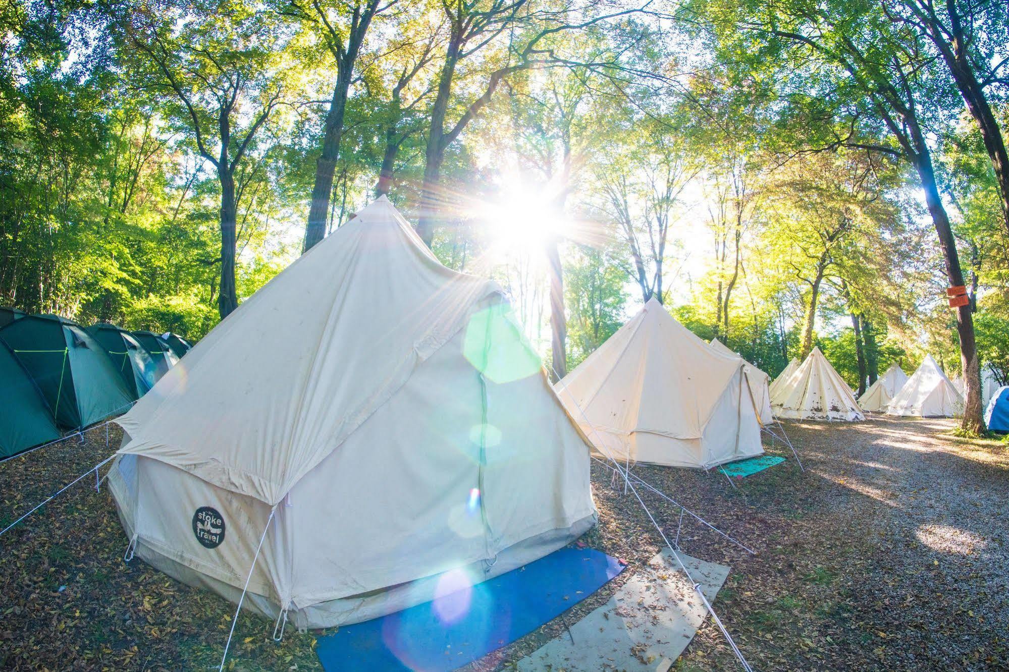 Pamplona Camping Hotell Aizoáin Exteriör bild