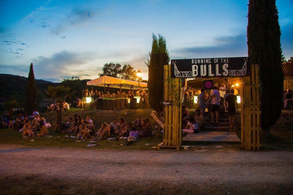 Pamplona Camping Hotell Aizoáin Exteriör bild